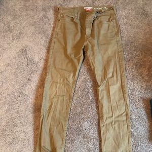 Men’s brown/tan/olive Levi’s. Worn once!
